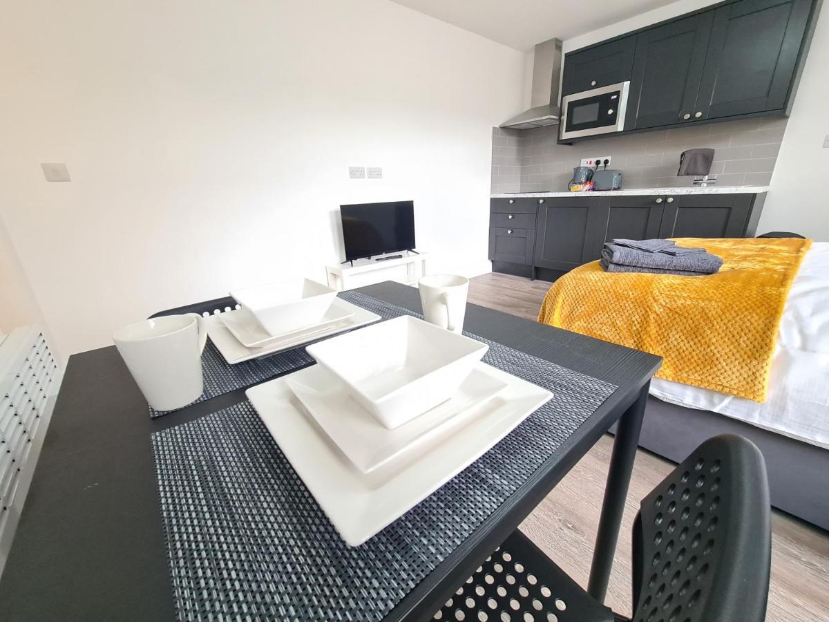 By Bic Legends 3 Apartment Batley